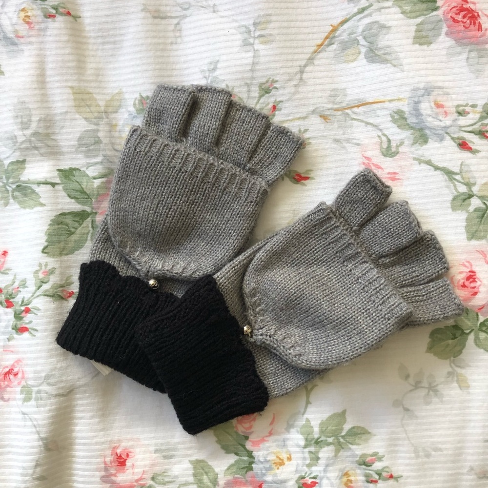 Kate Spade Beanie Mittens and Wallet - Picture 8 of 9